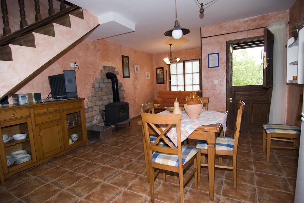 شقة Casa Les Pedroses Campiellos الغرفة الصورة